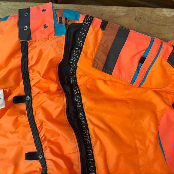 Nikita Creekside Striped Snowboarding Jacket women’s Size M - Picture 7 of 12